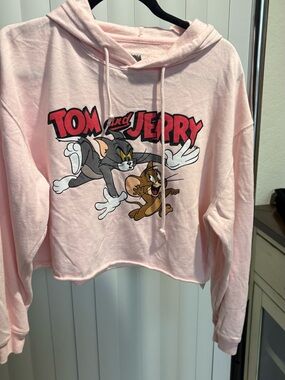 Tom and Jerry Graphic Pink Cropped Hoodie Sweatshirt